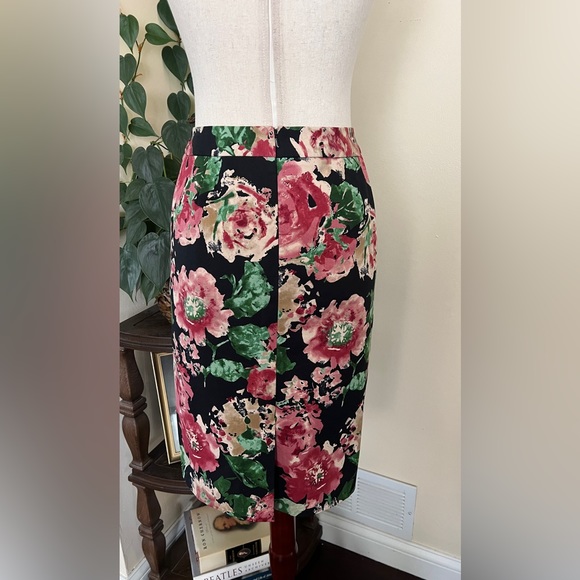 Talbots Black Floral Rose Pencil Skirt sz 4 - Picture 8 of 11